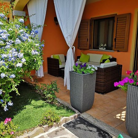Casa Con Giardino Villa ออลเบีย ภายนอก รูปภาพ