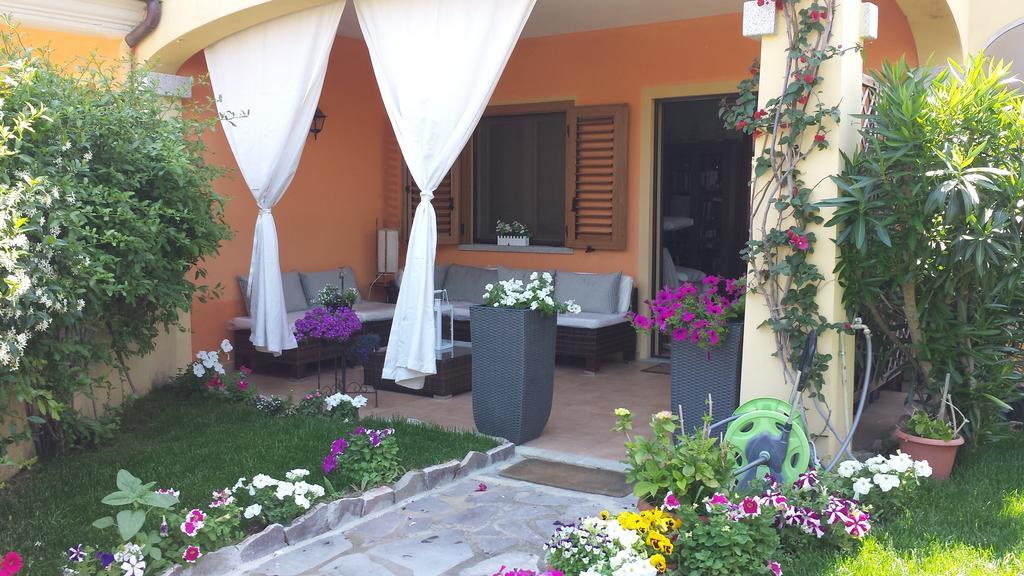 Casa Con Giardino Villa ออลเบีย ภายนอก รูปภาพ